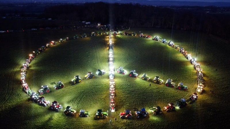 NRW setzt ein Zeichen für Frieden (Foto: SAT.1 NRW)