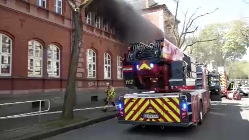 Realschule geht in Flammen auf (Foto: SAT.1 NRW)