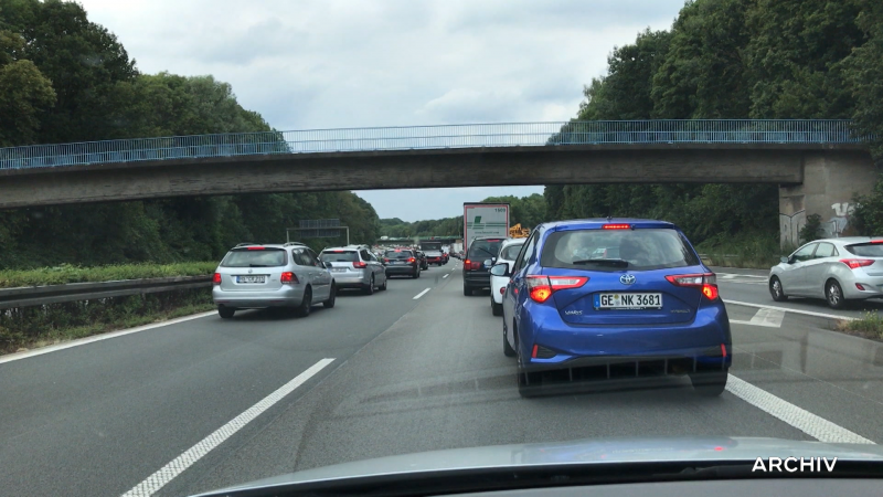 ADAC warnt vor viel Stau am Wochenende (Foto: SAT.1 NRW)
