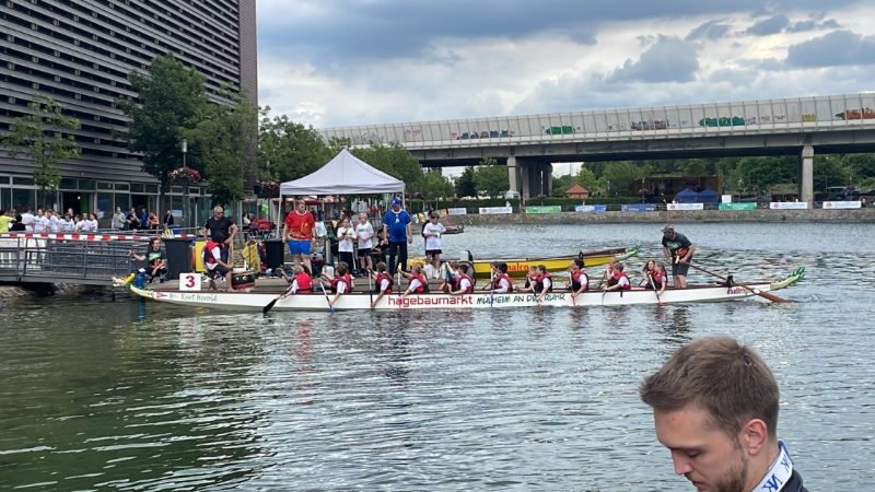 Drachenboot-Regatta startet (Foto: SAT.1 NRW)