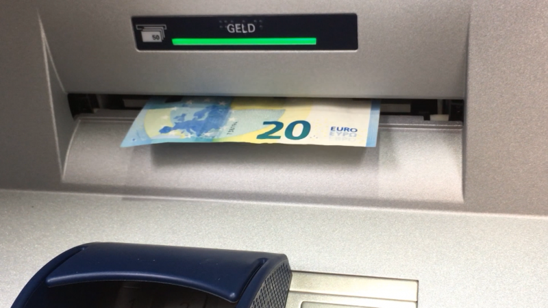 "Unsprengbarer" Geldautomat in Betrieb genommen (Foto: SAT.1 NRW)