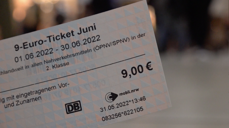 9-Euro-Ticket vs. Auto (Foto: SAT.1 NRW)