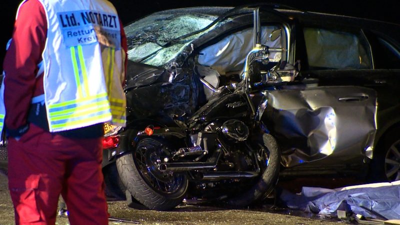 Zwei Tote nach Verkehrsunfall (Foto: SAT.1 NRW)