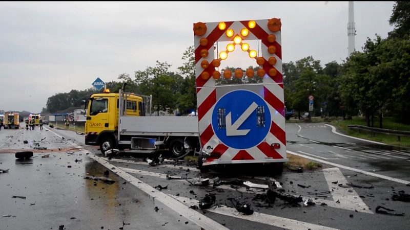 Unfall am Stauende (Foto: SAT.1 NRW)