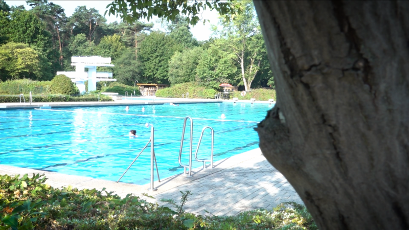 Rentner retten Freibad (Foto: SAT.1 NRW)