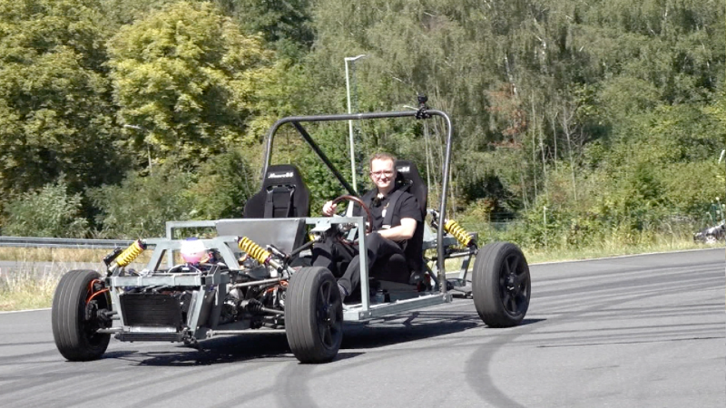 Studierende entwickeln Klima-Auto (Foto: SAT.1 NRW)