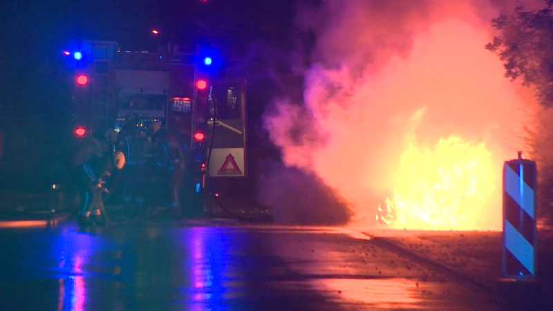 Autobrandserie in Weeze (Foto: SAT.1 NRW)