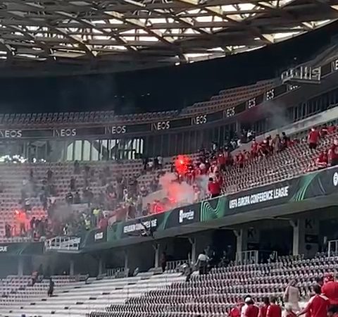 Fußball-Fan stürzt in die Tiefe (Foto: SAT.1 NRW)