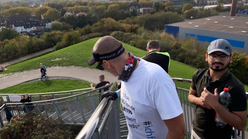 24 Stunden Treppensteigen - rückwärts (Foto: SAT.1 NRW)