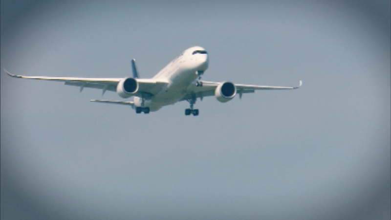 Notlandung nach Bombendrohung (Foto: SAT.1 NRW)