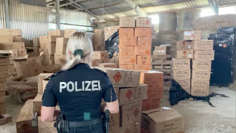 Polizei entdeckt Sprengstoff am Niederrhein (Foto: SAT.1 NRW)