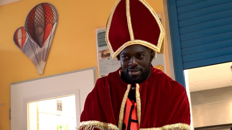 Hans Sarpei besucht Kinder im Problemviertel  (Foto: SAT.1 NRW)