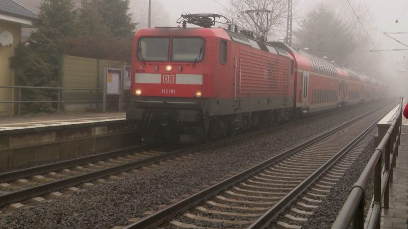 Hintergründe zur Messerattacke in Bahn (Foto: SAT.1 NRW)