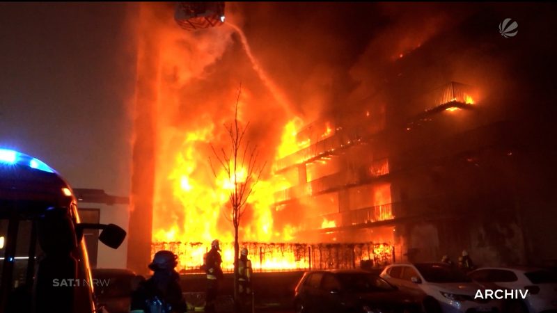 Brand in Iserlohner Mehrfamilienhaus (Foto: SAT.1 NRW)