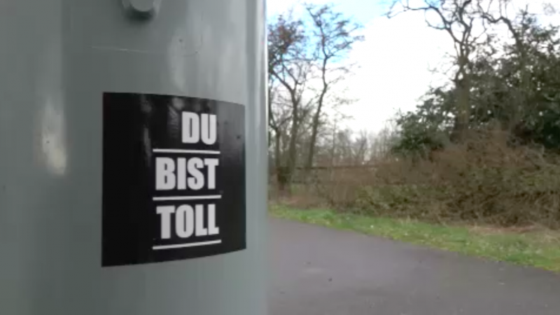 Sticker gegen schlechte Laune (Foto: SAT.1 NRW)