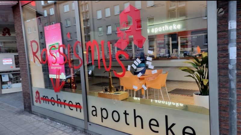 "Mohren"-Apotheke wegen Namen beschmiert (Foto: SAT.1 NRW)