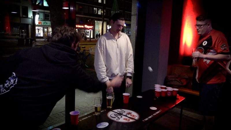 Beer Pong-Kneipe in Köln  (Foto: SAT.1 NRW)