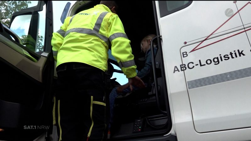 Schüler lernen Verkehrssicherheit (Foto: SAT.1 NRW)