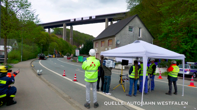 Rahmedetalbrücke gesprengt (Foto: SAT.1 NRW)