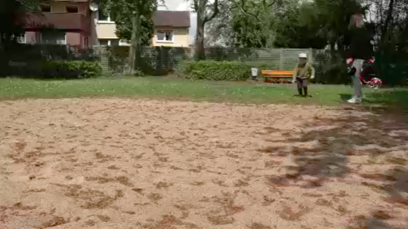 Spielplatz ohne Spielgeräte (Foto: SAT.1 NRW)