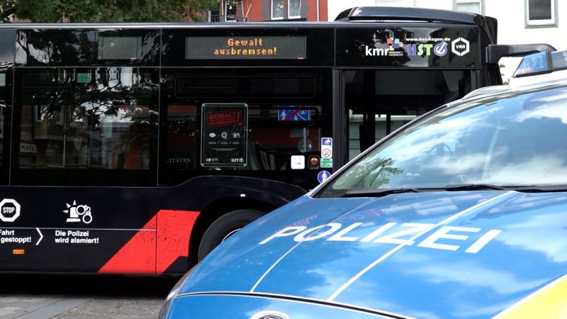 Konzept für Schutz von Busfahrern vorgestellt (Foto: SAT.1 NRW)