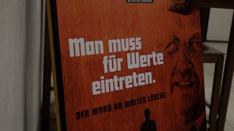 Mord an Walter Lübcke als Theaterstück (Foto: SAT.1 NRW)