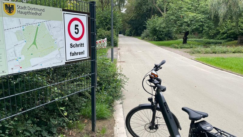 Schrittgeschwindigkeit auf Dortmunder Radweg (Foto: SAT.1 NRW)