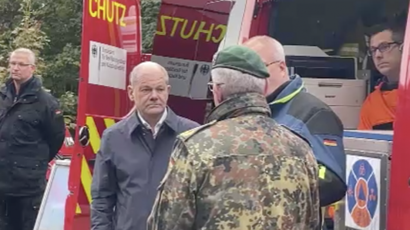 Scholz besucht Bundeswehrübung in Köln (Foto: SAT.1 NRW)