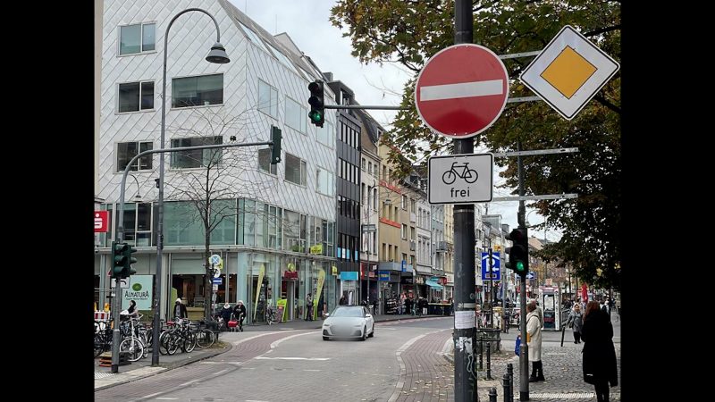 Sorgen neue Regeln auf der Venloer Straße endlich für mehr Sicherheit? (Foto: SAT.1 NRW)
