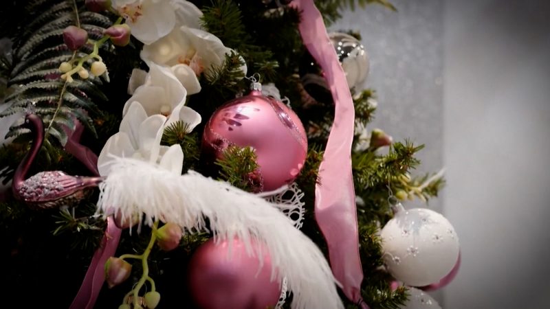 So entstehen Christbaumkugeln (Foto: SAT.1 NRW)