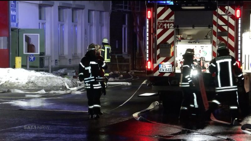 Großeinsatz in Remscheid: Feuer und ausgelaufene Chemikalien (Foto: SAT.1 NRW)