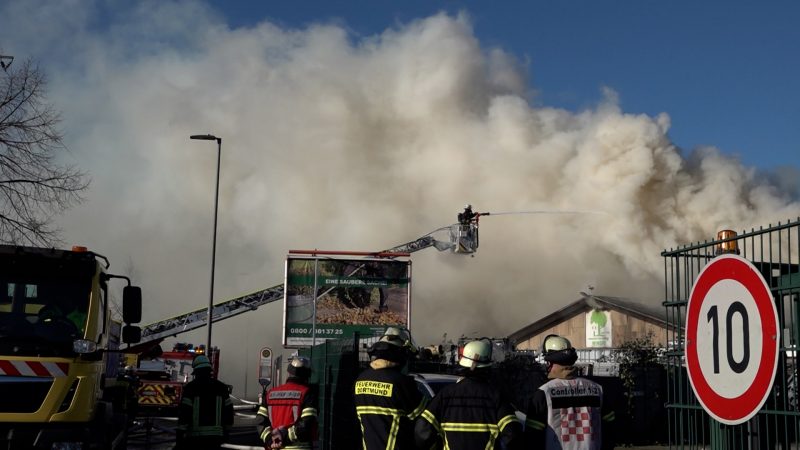 Brand in Dortmunder Industriegebiet (Foto: SAT.1 NRW)