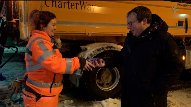 Krischer besucht den Winterdienst (Foto: SAT.1 NRW)