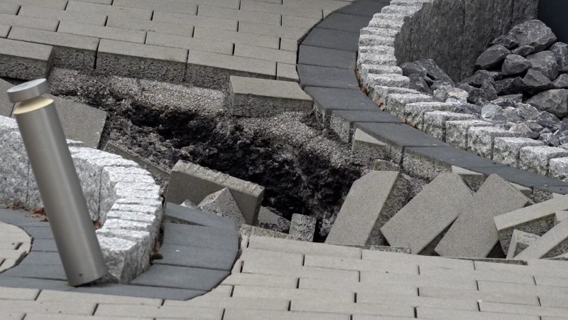 Streit um Ursache für abgesackte Häuser (Foto: SAT.1 NRW)