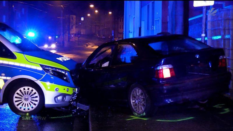 Verfolgungsjagd endet mit Crash (Foto: SAT.1 NRW)