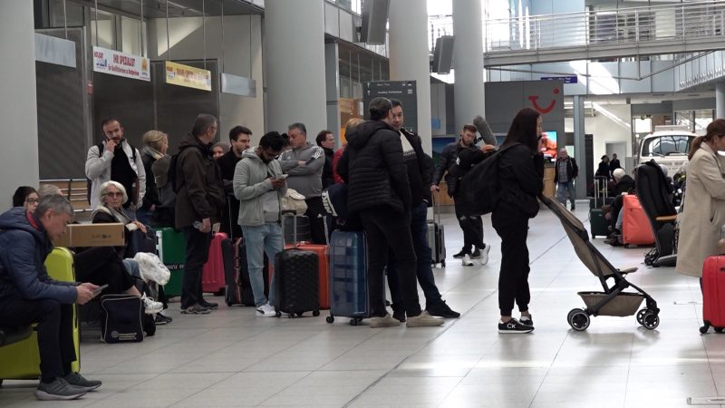 Warnstreik legen Flughäfen lahm (Foto: SAT.1 NRW)