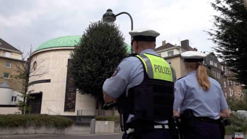 Innenausschuss diskutiert über Überstunden bei der Polizei  (Foto: SAT.1 NRW)