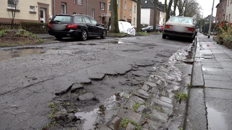 NRWs kaputteste Straße (Foto: SAT.1 NRW)