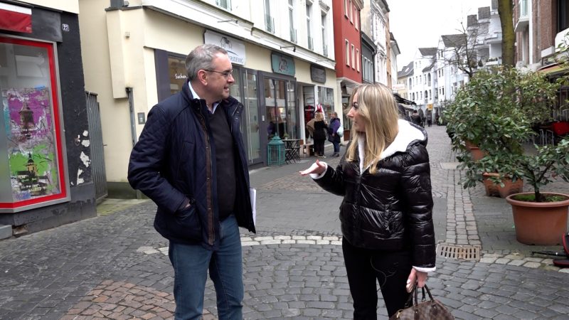 TikTokerin gegen Bürgermeister in Siegburg (Foto: SAT.1 NRW)