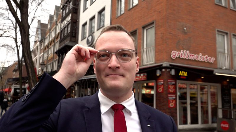 Jens Spahn Doppelgänger geht Viral (Foto: SAT.1 NRW)