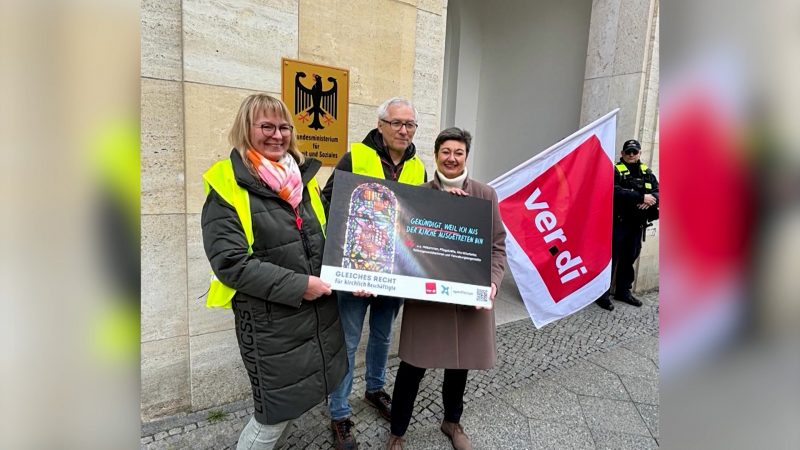 Hebamme reicht Petition gegen kirchliche Sonderbehandlung ein (Foto: SAT.1 NRW)