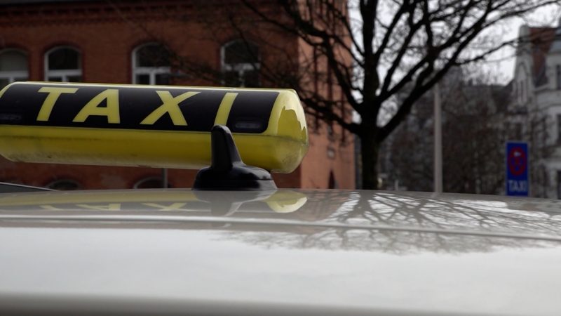 ÖPNV-Streik: Kundenboom für Taxifahrer (Foto: SAT.1 NRW)