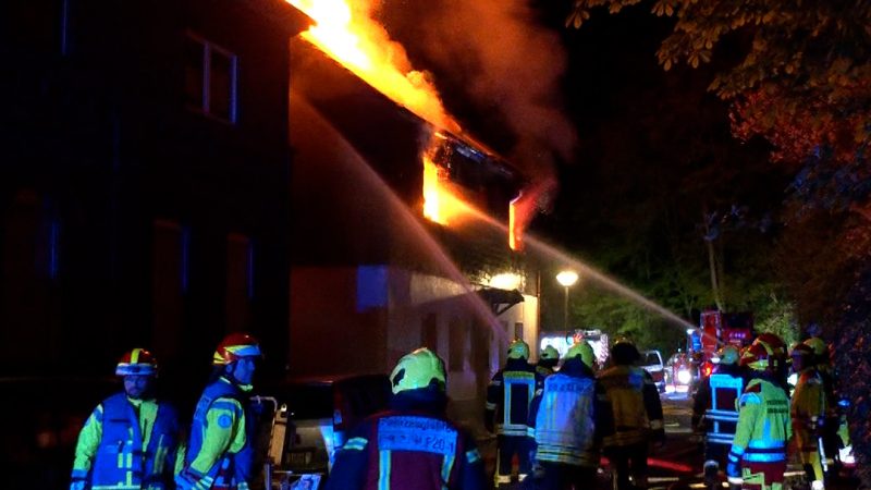 Vermisste Person nach schwerem Brand in Oberhausen (Foto: SAT.1 NRW)