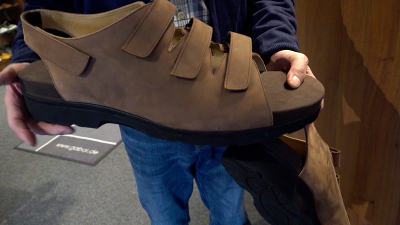 Schuhgröße 70: Riesenschuhe made in NRW (Foto: SAT.1 NRW)