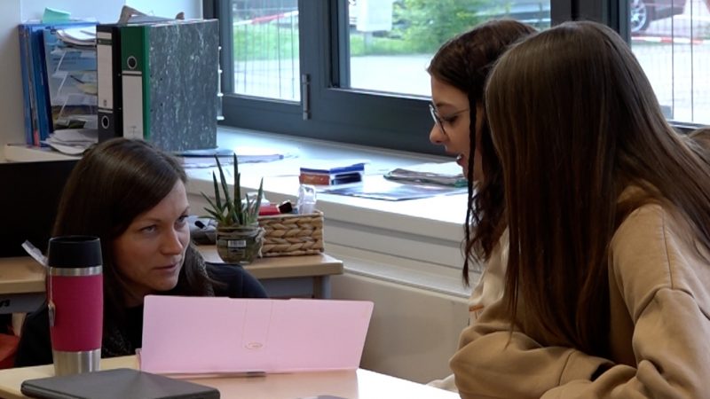 Flexibles lernen: Schule testet Gleitzeitmodell  (Foto: SAT.1 NRW)