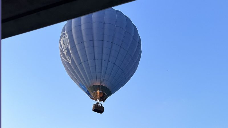 Heißluftballon rammt Einfamilienhaus (Foto: SAT.1 NRW)