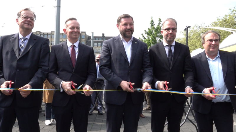 Batterie-Oberleitungsbus vorgestellt (Foto: SAT.1 NRW)