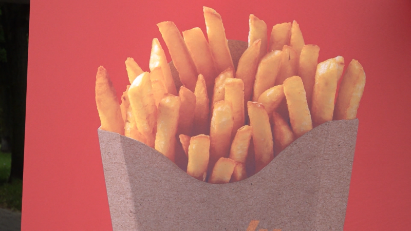 Pommes als Symbolbild des Tarifvertrags (Foto: SAT.1 NRW)