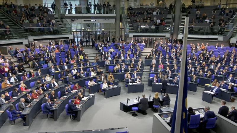 Nach hitziger Debatte: Asyl-Gesetz gescheitert! (Foto: SAT.1 NRW)