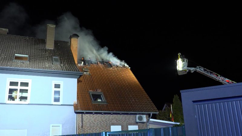 Großbrand in Einfamilienhaus (Foto: SAT.1 NRW)